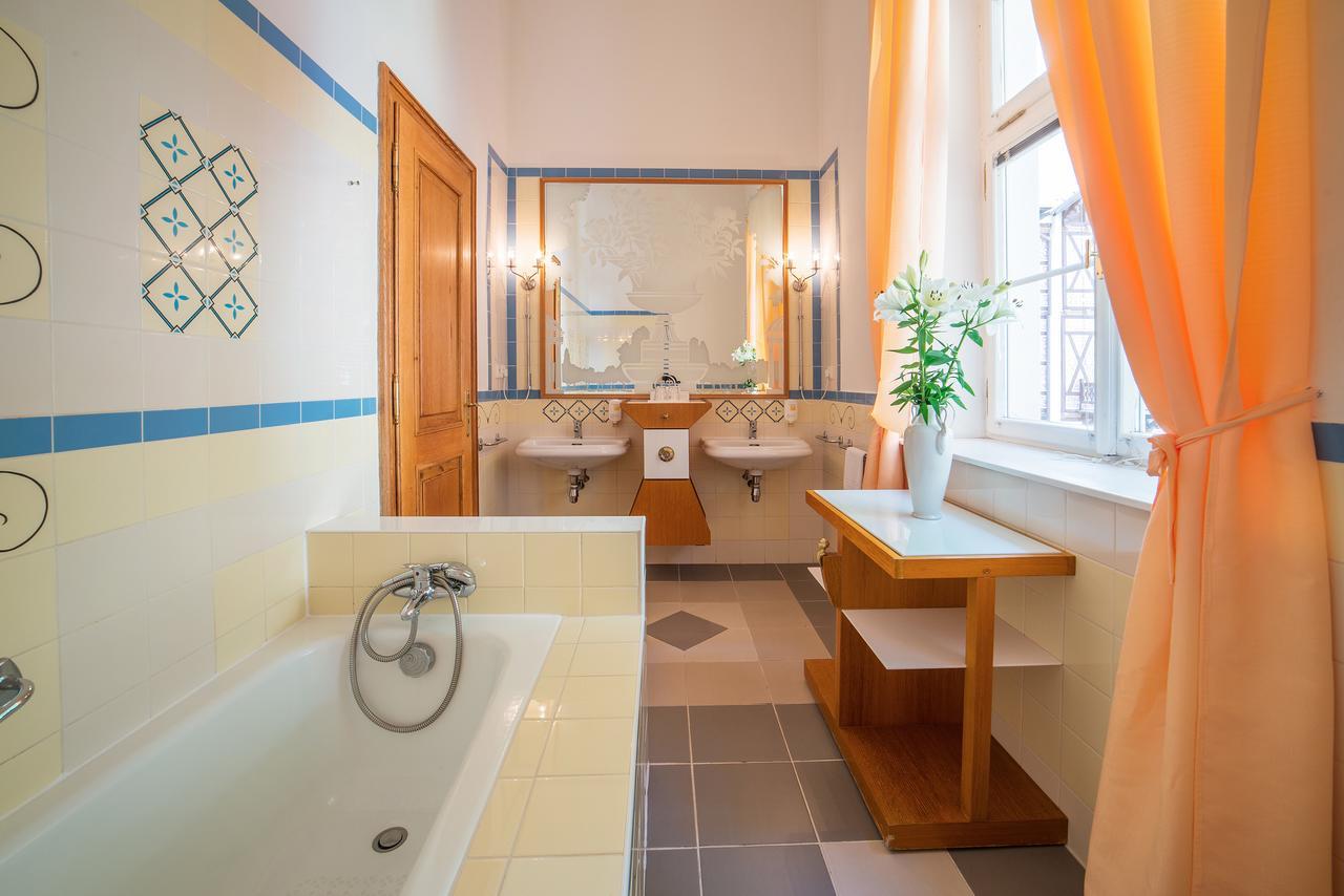 Hotel Three Lilies Inkl Aquaforum Frantiskovy Lazne Ngoại thất bức ảnh