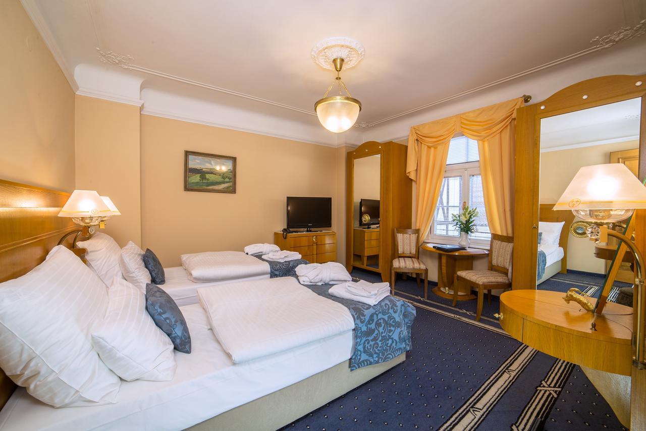Hotel Three Lilies Inkl Aquaforum Frantiskovy Lazne Ngoại thất bức ảnh