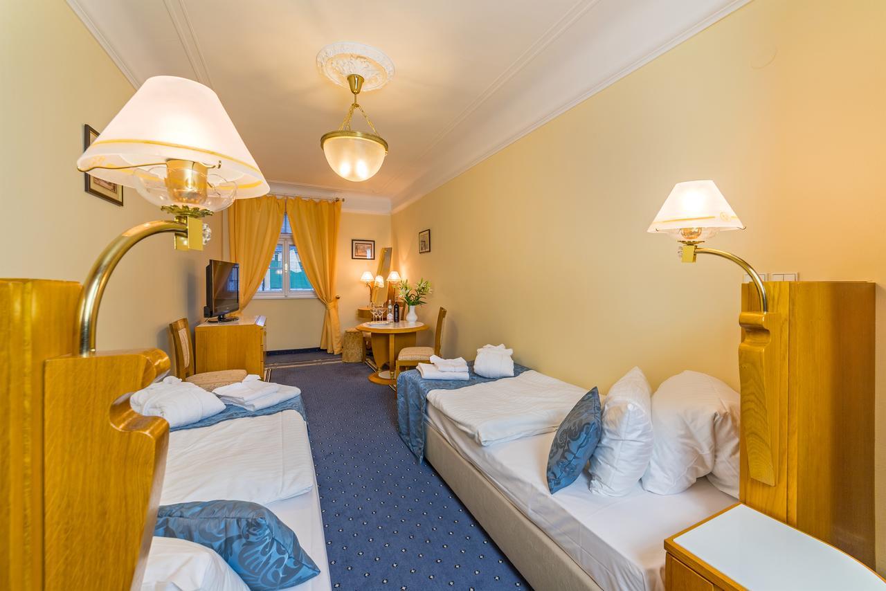 Hotel Three Lilies Inkl Aquaforum Frantiskovy Lazne Ngoại thất bức ảnh