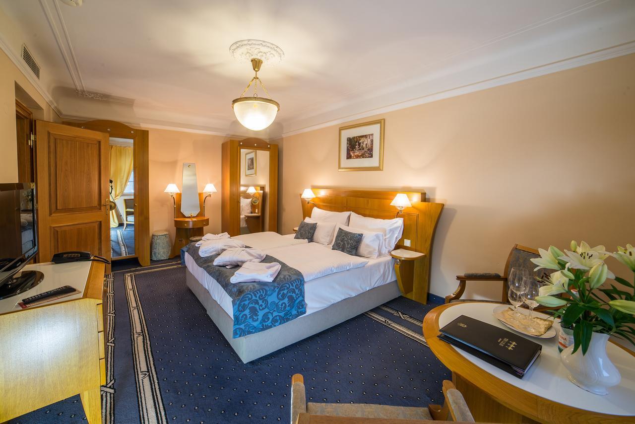 Hotel Three Lilies Inkl Aquaforum Frantiskovy Lazne Ngoại thất bức ảnh