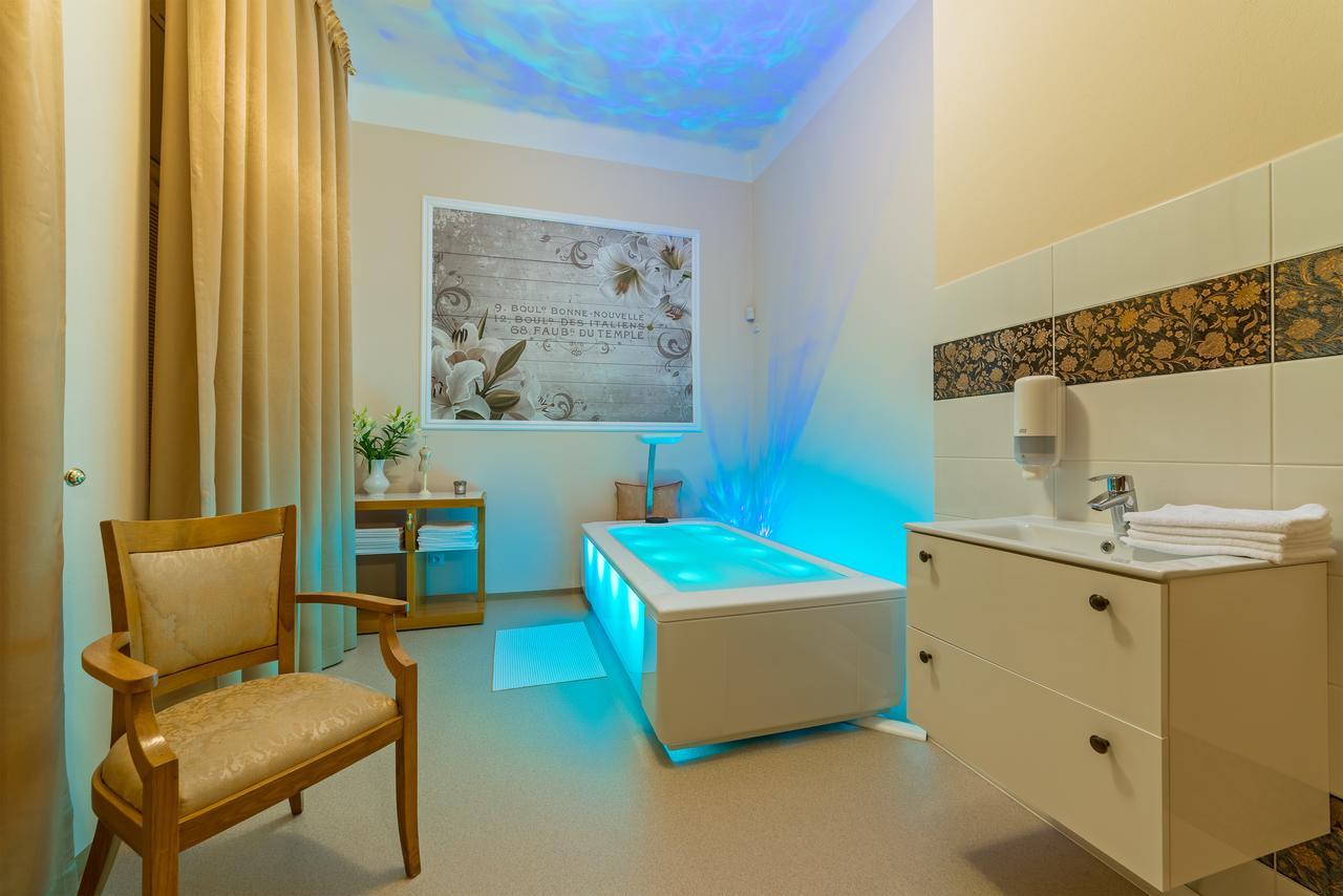 Hotel Three Lilies Inkl Aquaforum Frantiskovy Lazne Ngoại thất bức ảnh