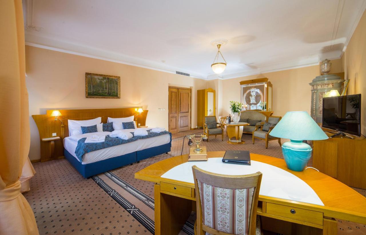 Hotel Three Lilies Inkl Aquaforum Frantiskovy Lazne Ngoại thất bức ảnh